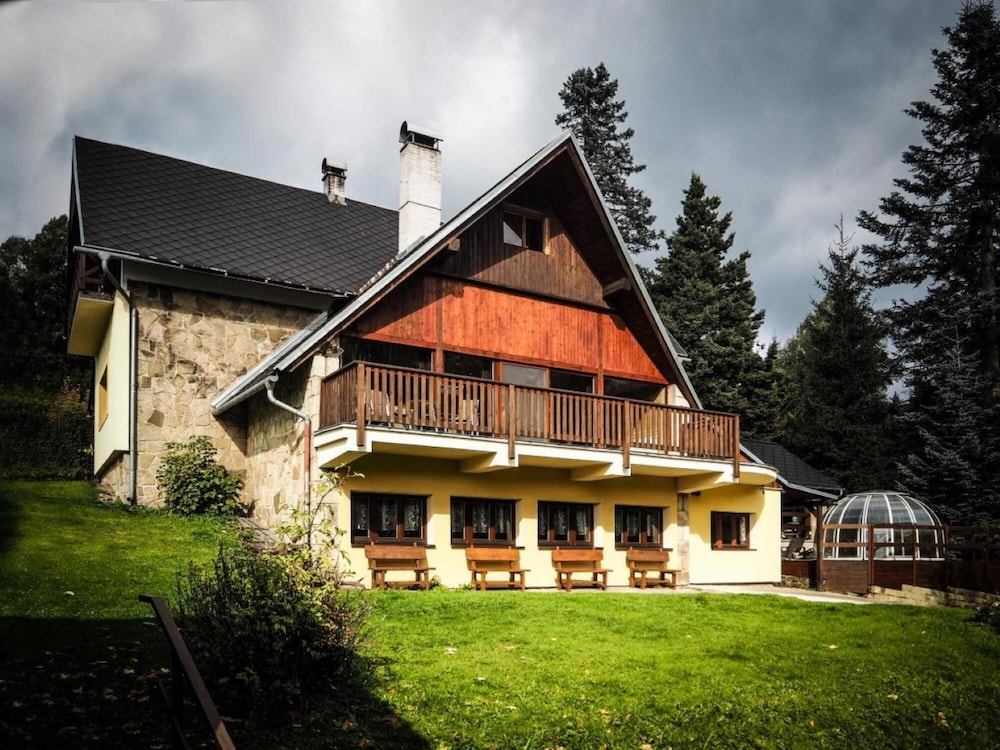 Villa photo 2