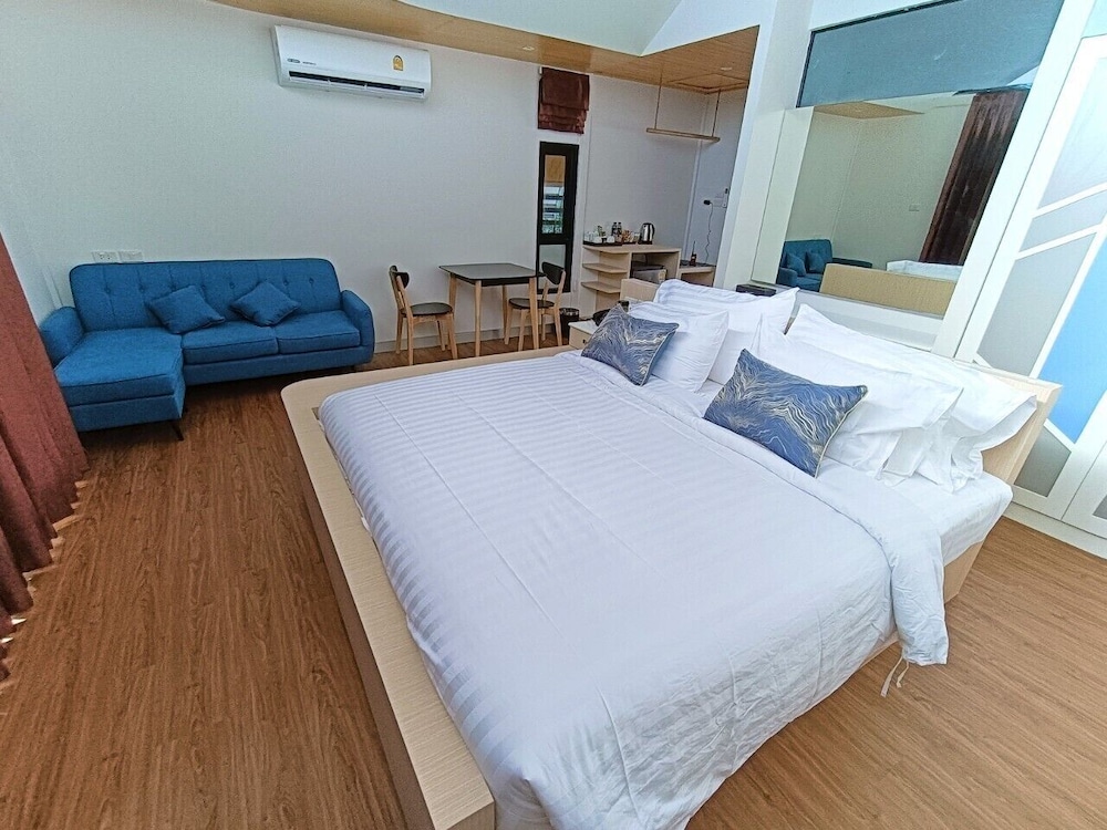 Double villa pool access - Photo 1