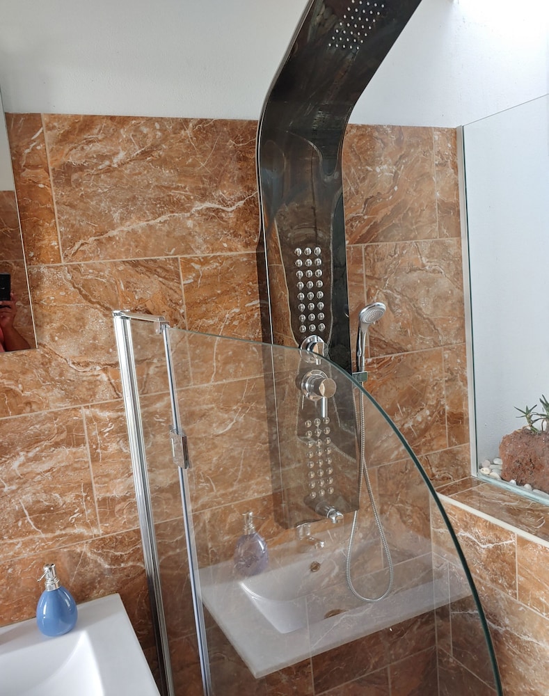 Deluxe Apartment, 1 Bedroom, Ensuite, Ocean View photo 3