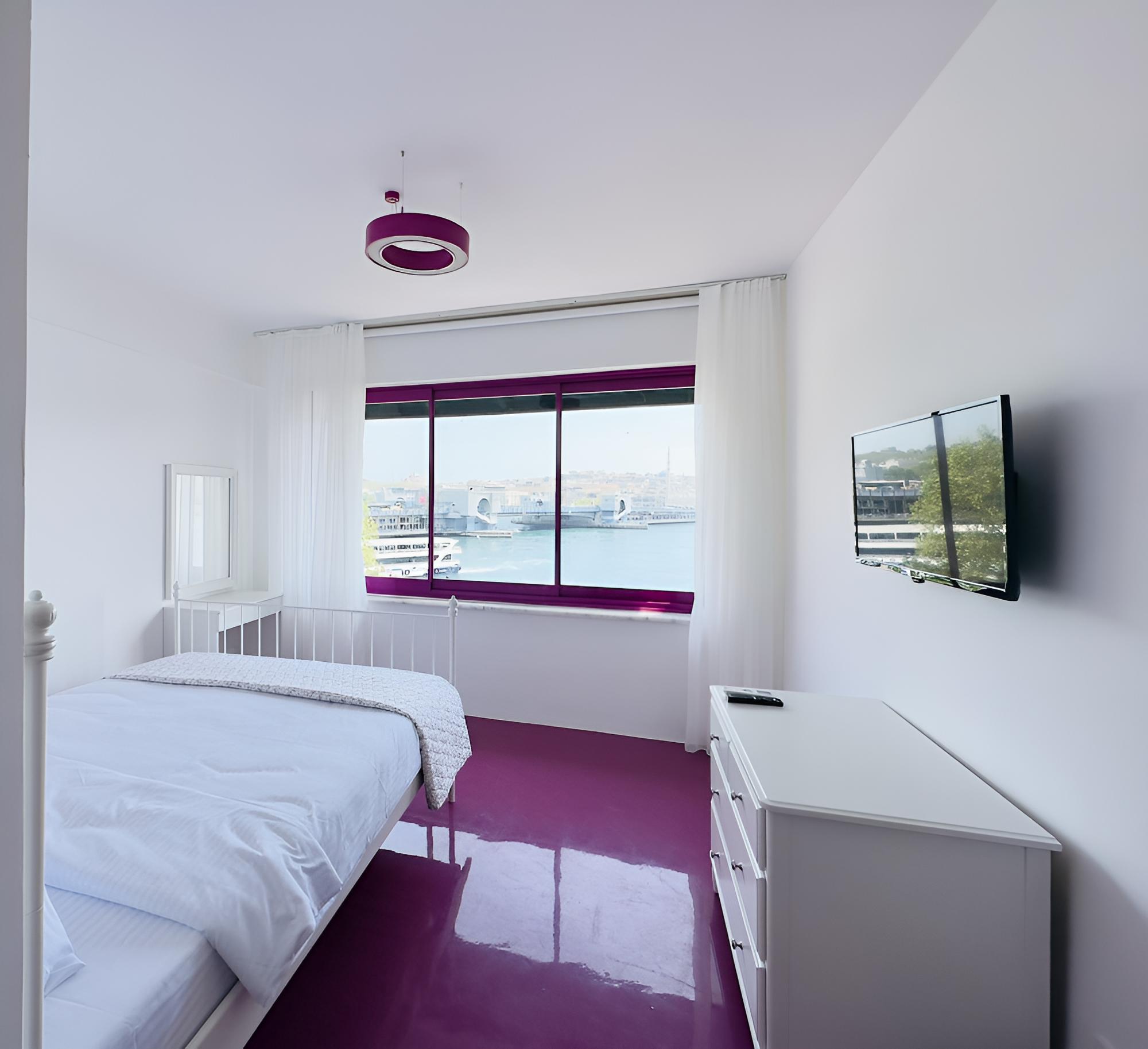 Premium Room, 1 King Bed, Non Smoking, Sea Facing photo 3