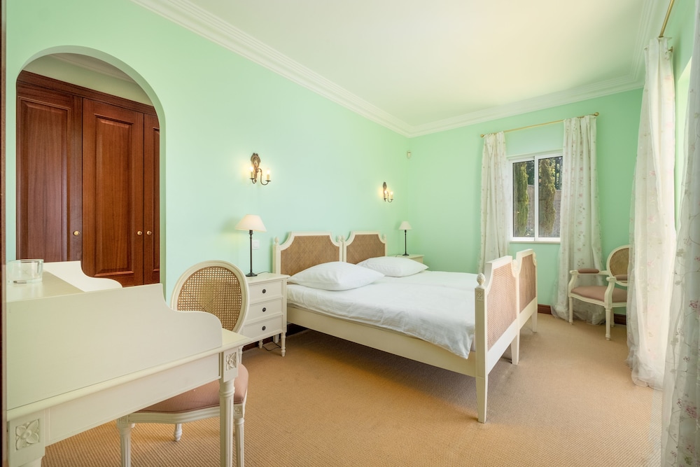 Three Bedroom Villa with Private Pool photo 3