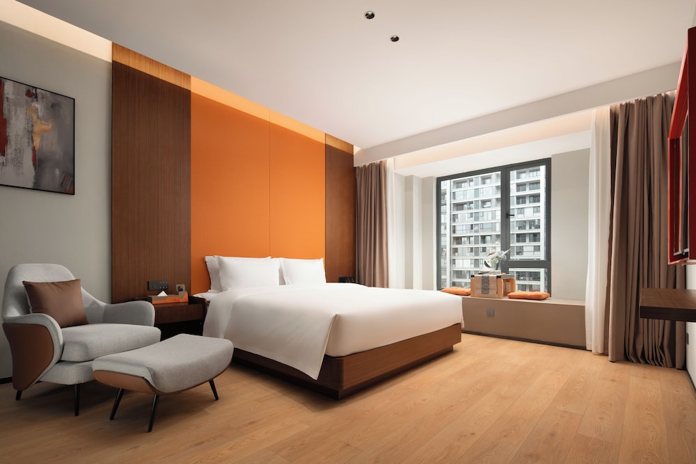 Grand Suite, 1 King Bed with Sofa bed, City View photo 2