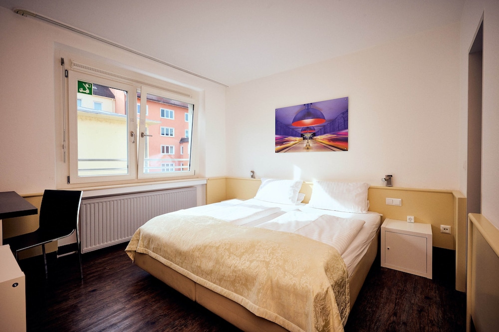 Double or Twin Room - Photo 1