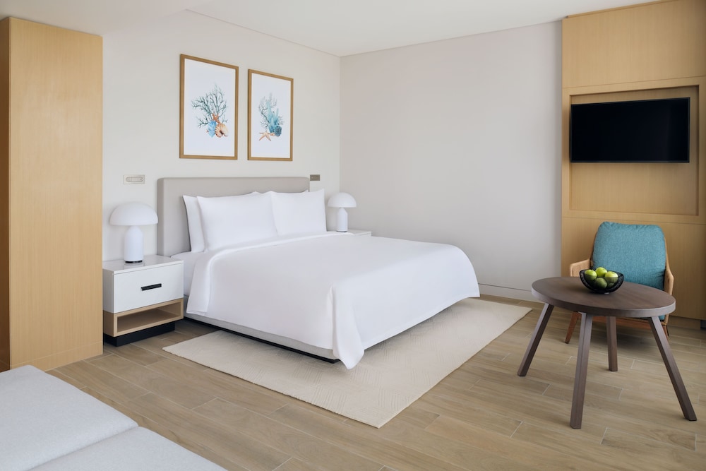 Beachfront Junior Suite with Private Terrace photo 3