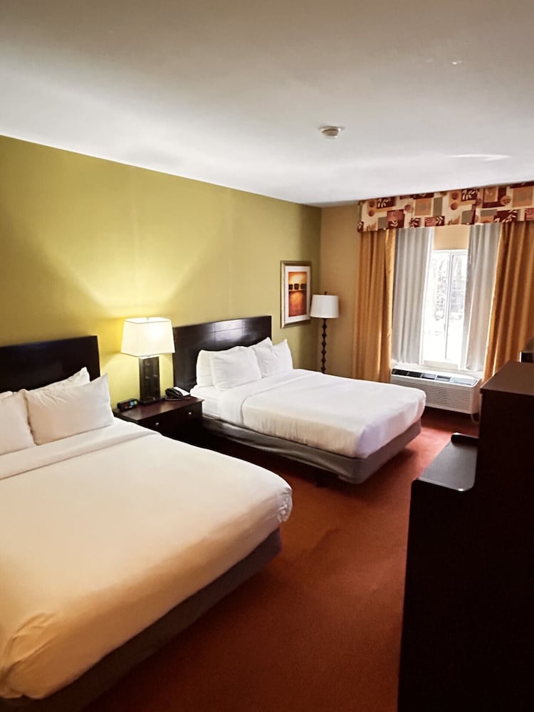 Standard Room, Roll-in Shower