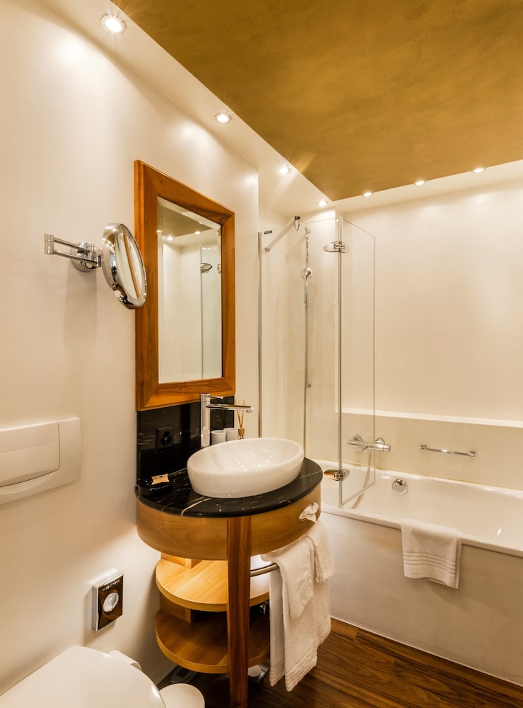 Triple Room, River View - Photo 5