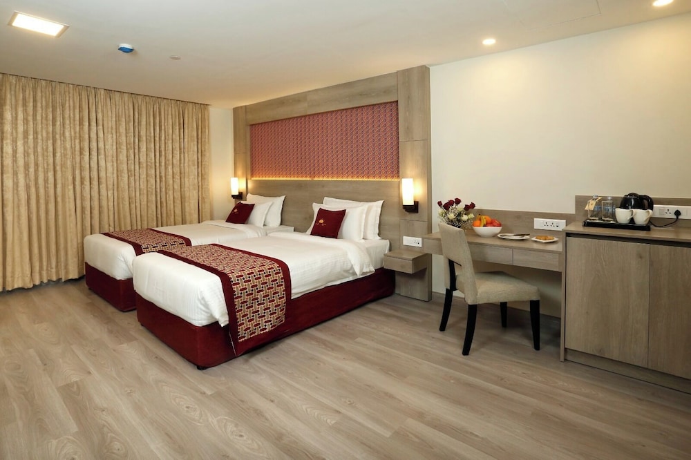 Deluxe Twin Room - Photo 11