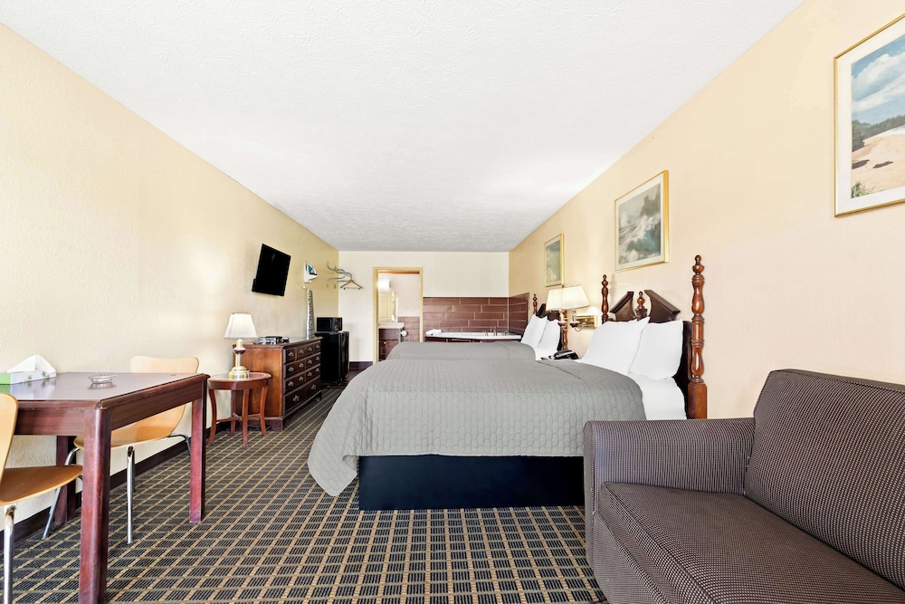 Room, 2 Double Beds photo 1