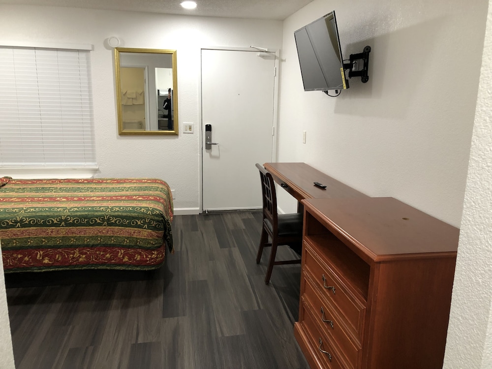 Standard Room, Non Smoking, Refrigerator & Microwave
