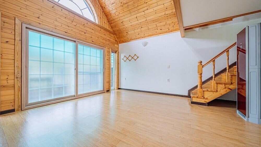 Room (Swiss B) - Photo 2