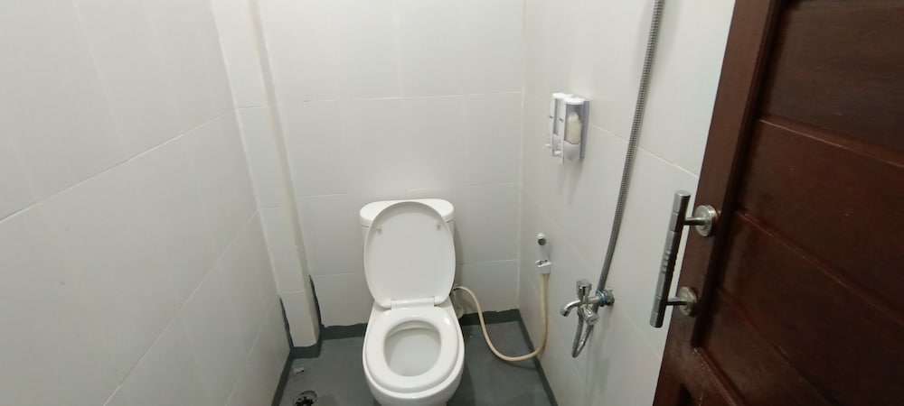 Standard Double Room - Photo 10