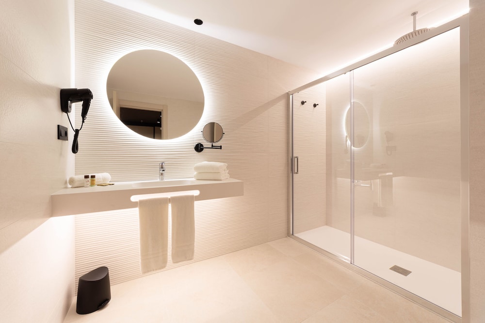Premium Room, Terrace, Pool View (3 Adults + 1 child) photo 2