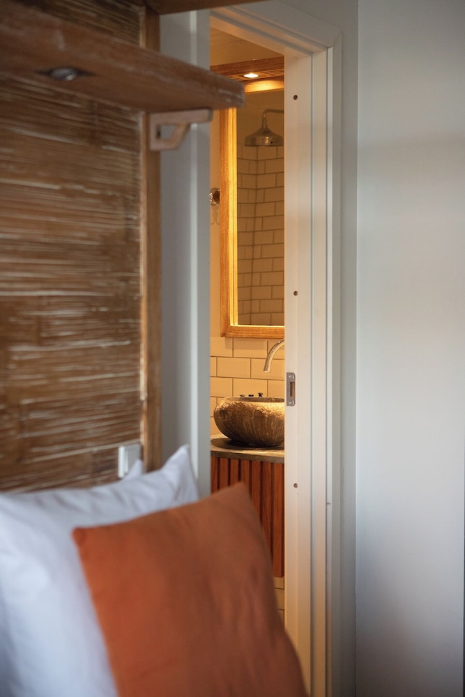 Basic Double Room photo 3