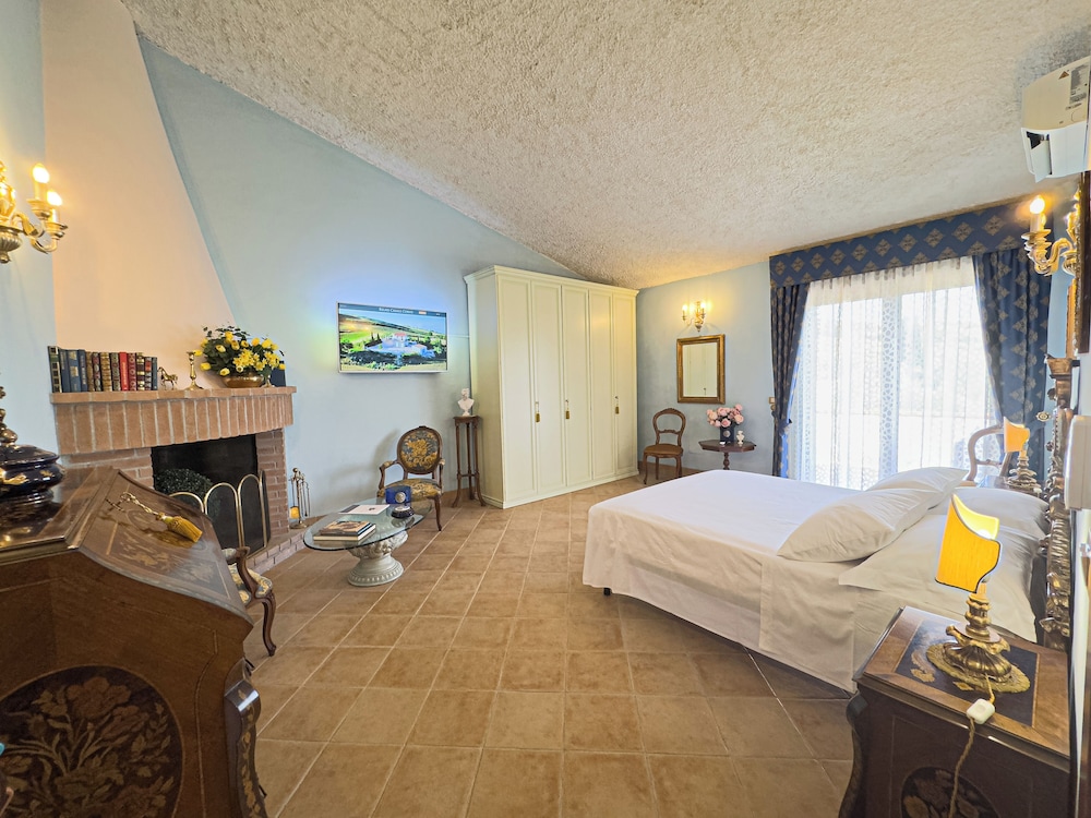 Double Room, Hill View