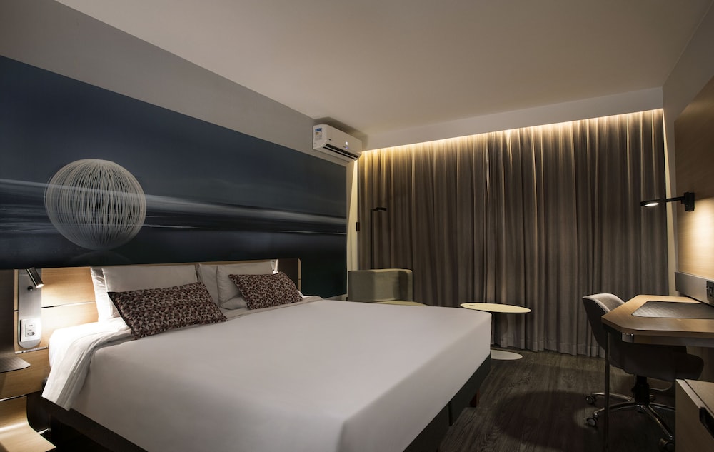 Superior Apartment, 1 Queen Bed (Bridge View)