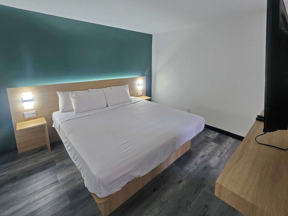 Room, 1 Queen Bed, Accessible, Non Smoking - Photo 3