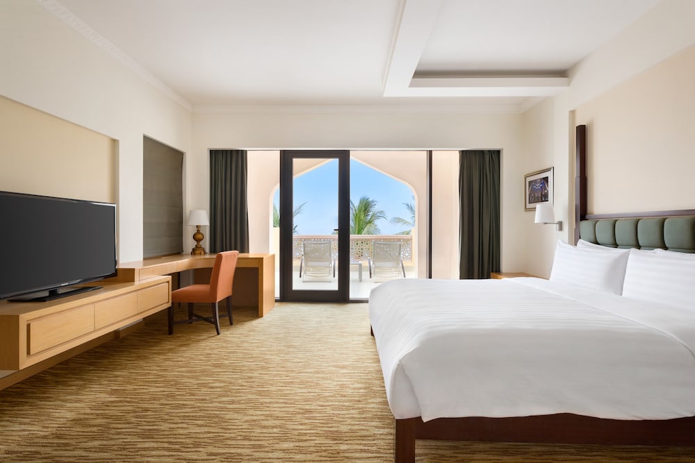 Room, 1 King Bed, Terrace (Al Bandar) - Photo 3