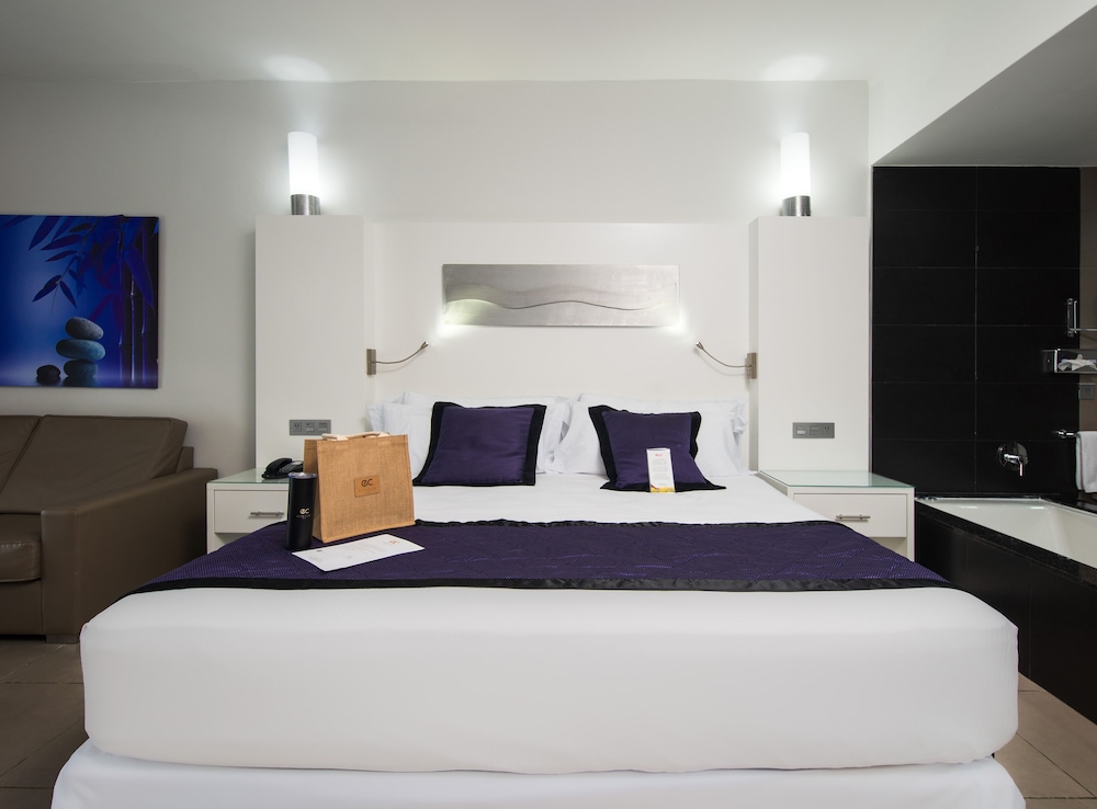 Junior Suite, Oceanfront (elite Club, B2c-us)
