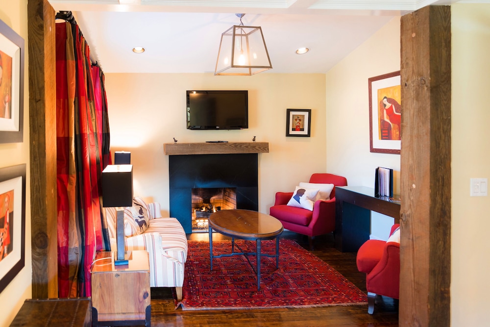 House (Tenant House Up) photo 1