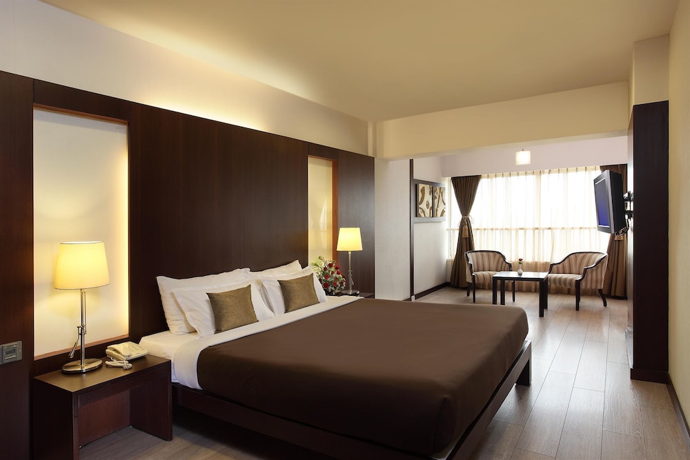 Deluxe Room - Photo 8