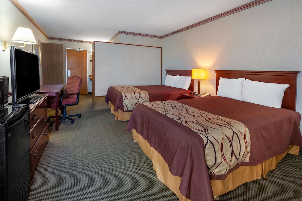 Room, 2 Double Beds, Non Smoking - Photo 1