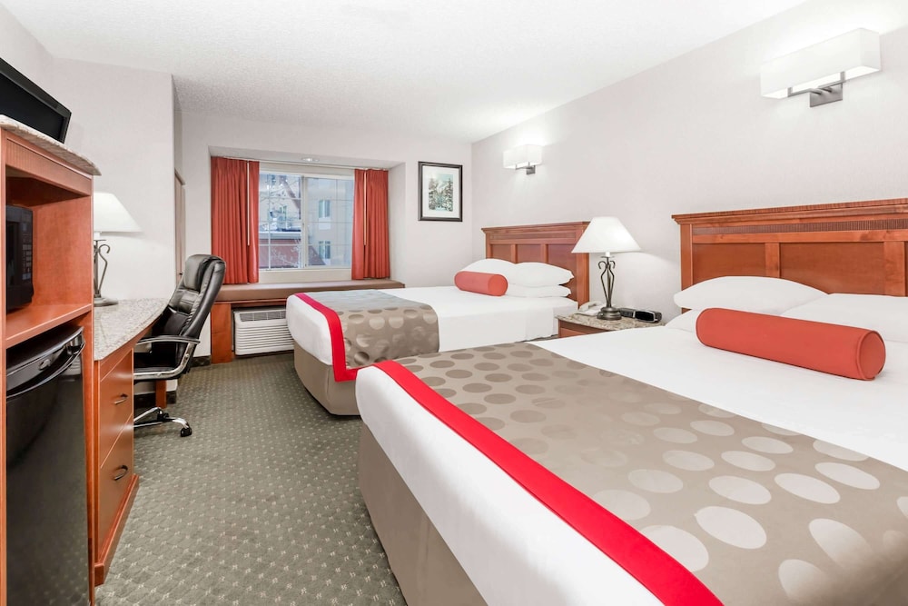 Standard Room, 2 Queen Beds, Non Smoking - Photo 2
