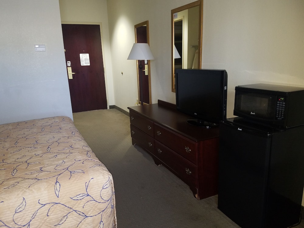 Basic Single Room, 1 King Bed - Photo 2