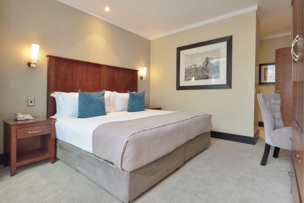 Suite, 2 Bedrooms - Photo 1