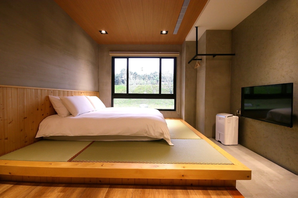 Elite Double Room, 1 Queen Bed, Non Smoking photo 2