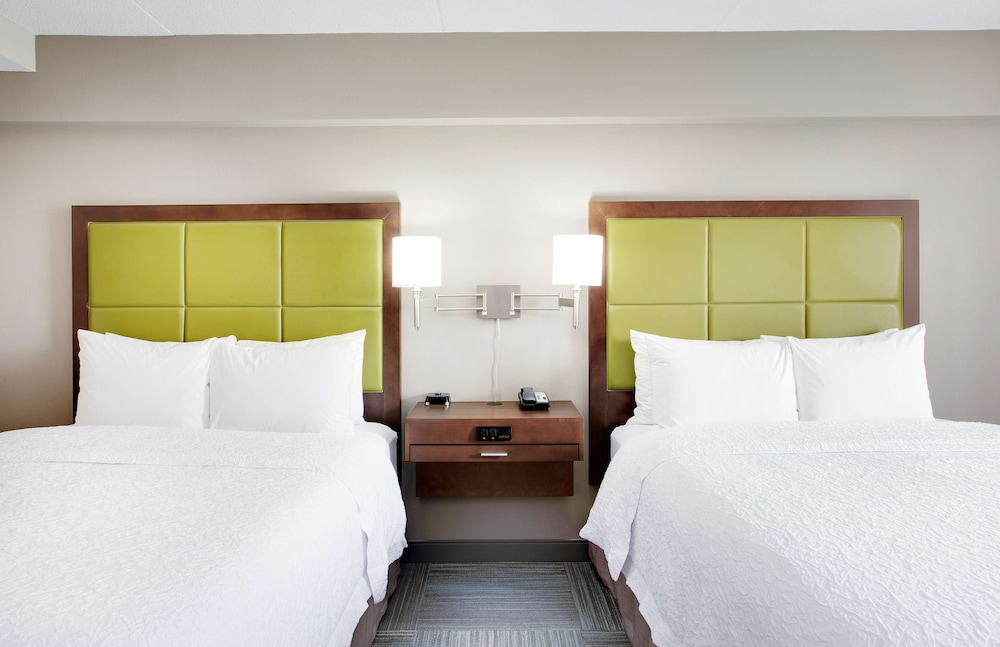 Room, 2 Queen Beds, Accessible, Poolside (Hearing) - Photo 3