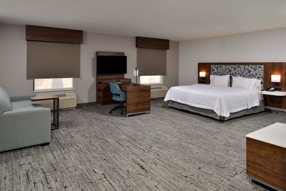 Room, 1 King Bed, Non Smoking (Connecting Rooms) - Photo 4