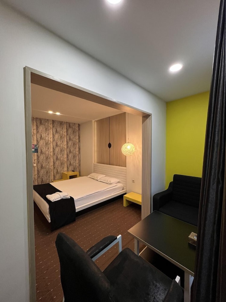 Deluxe Double or Twin Room photo 1