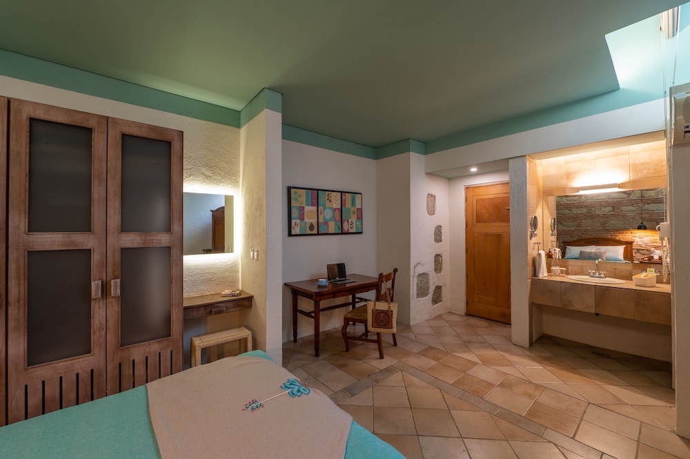 Superior Room, 2 Double Beds - Photo 14