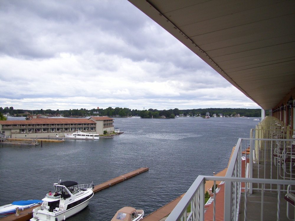 Superior Loft, 1 Double Bed with Sofa bed, Balcony, St. Lawrence River View photo 1