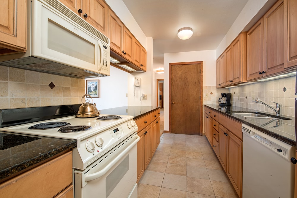 Teton Village Condos, 2 Bedrooms, 2 Bathrooms photo 2