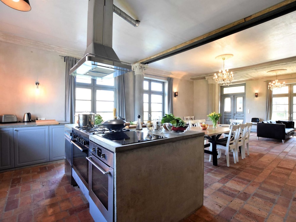 Classic House, Multiple Bedrooms photo 2