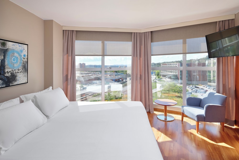 Suite - Photo 3