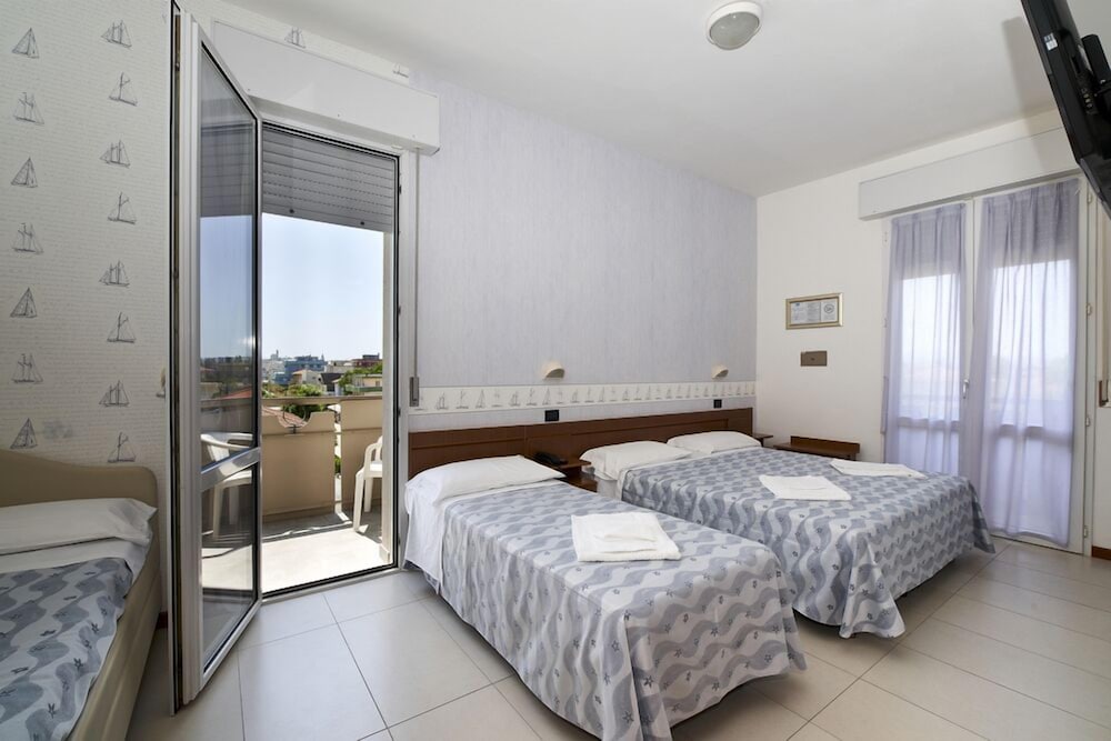 Quadruple Room, Partial Sea View