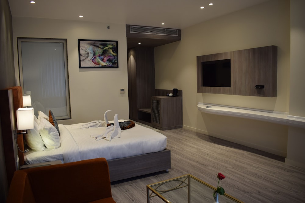 Deluxe Room - Photo 9
