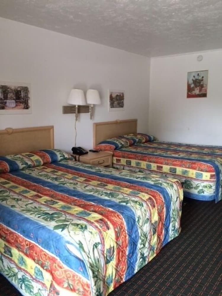 Double Room, 2 Queen Beds, Smoking photo 1