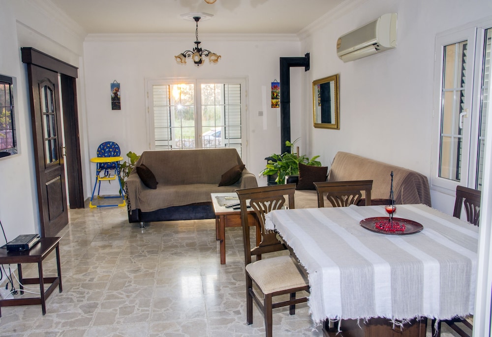 House, 3 Bedrooms, Sea View, Sea Facing photo 1