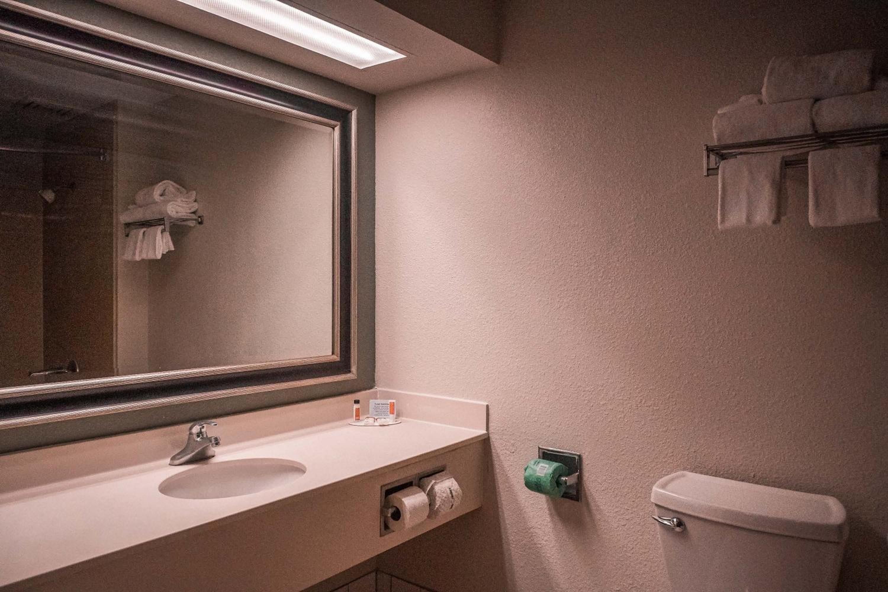 Double Room - Photo 8