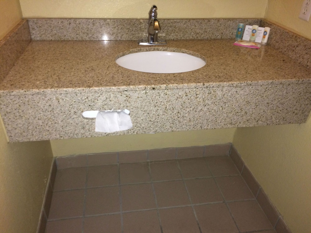 Suite, 1 Queen Bed With Sofa Bed, Accessible, Non Smoking photo 3