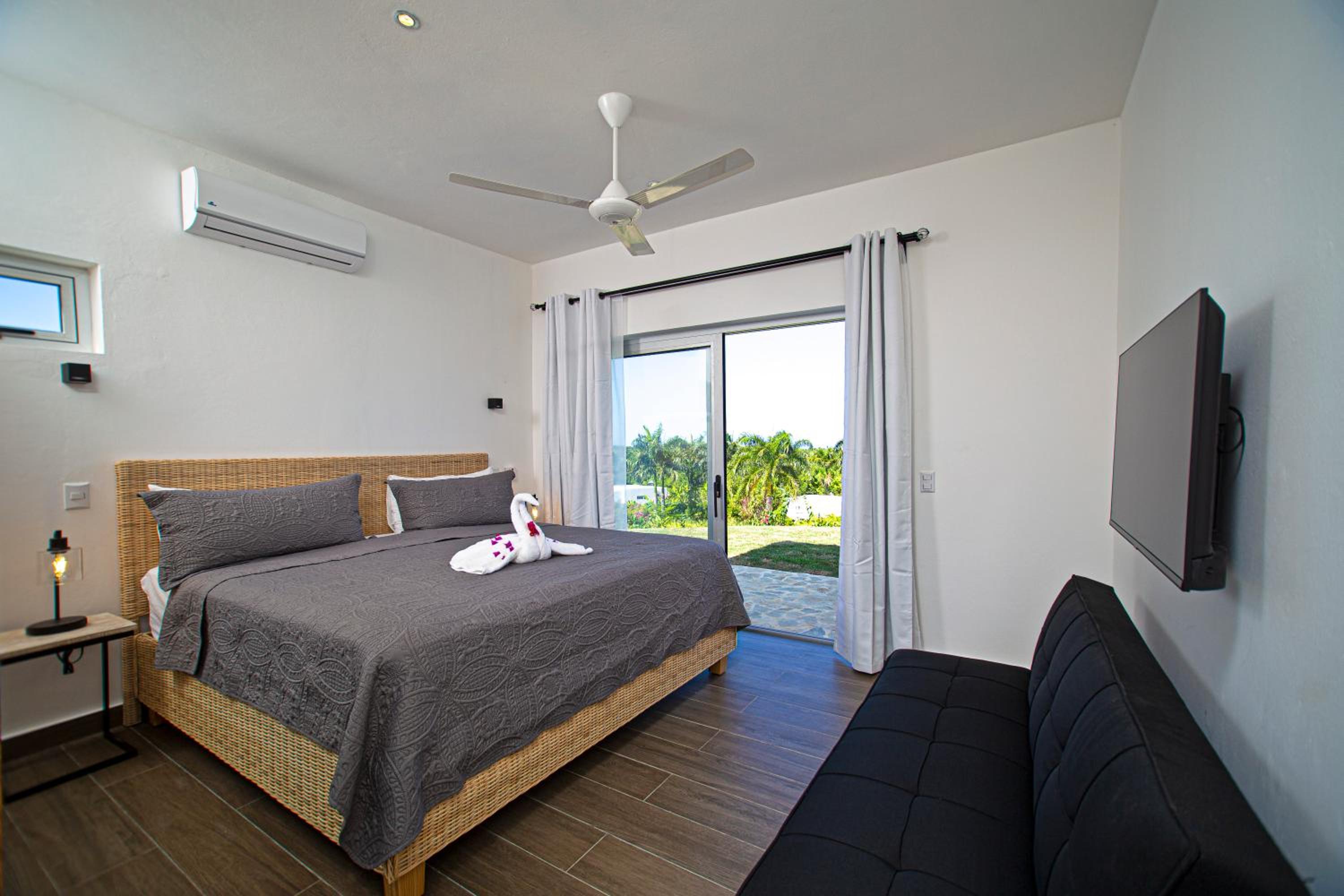 Villa photo 3