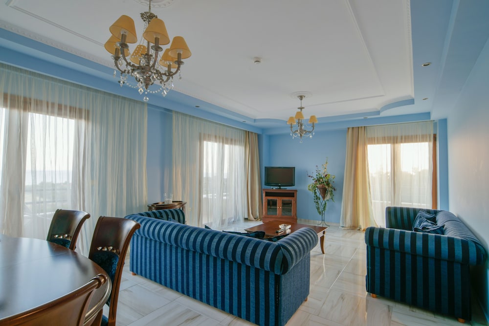 Executive Suite, Jetted Tub, Sea View photo 2
