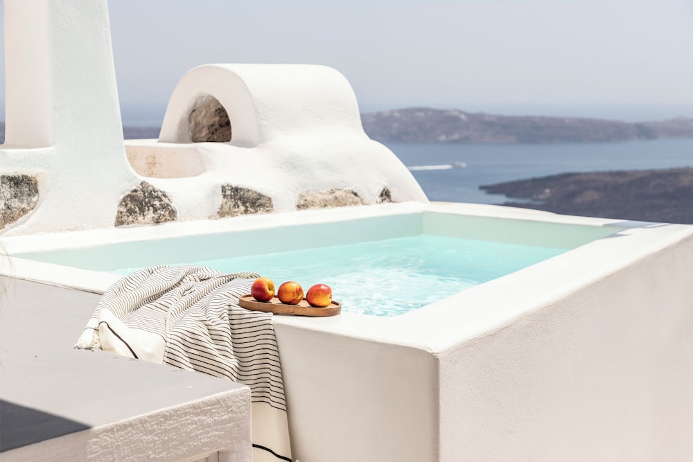 Two Bedroom Villa with Two Outdoor Hot Tubs