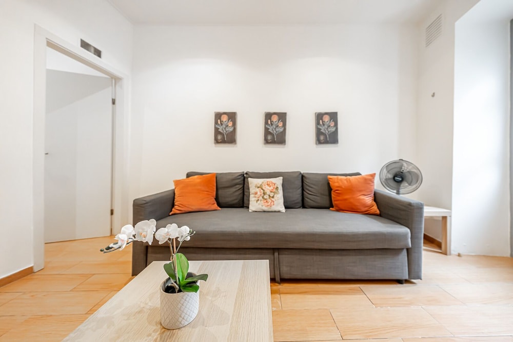 Grand Ground Floor apartment photo 1