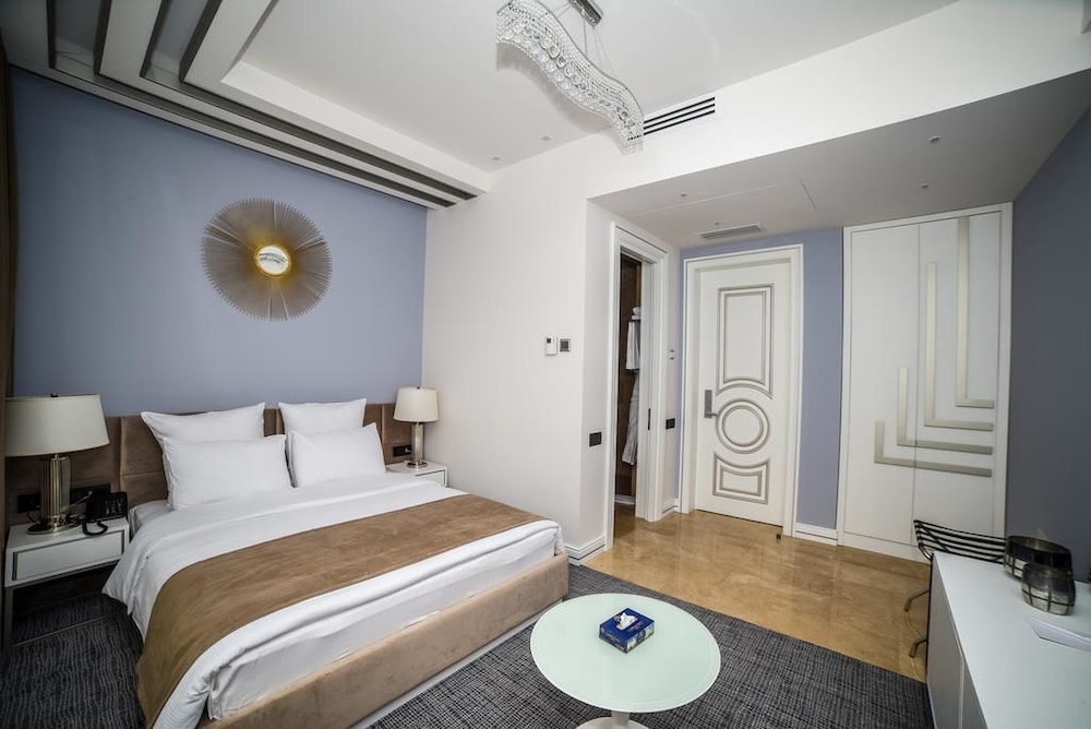 Standard Single Room, 1 King Bed, Non Smoking, City View
