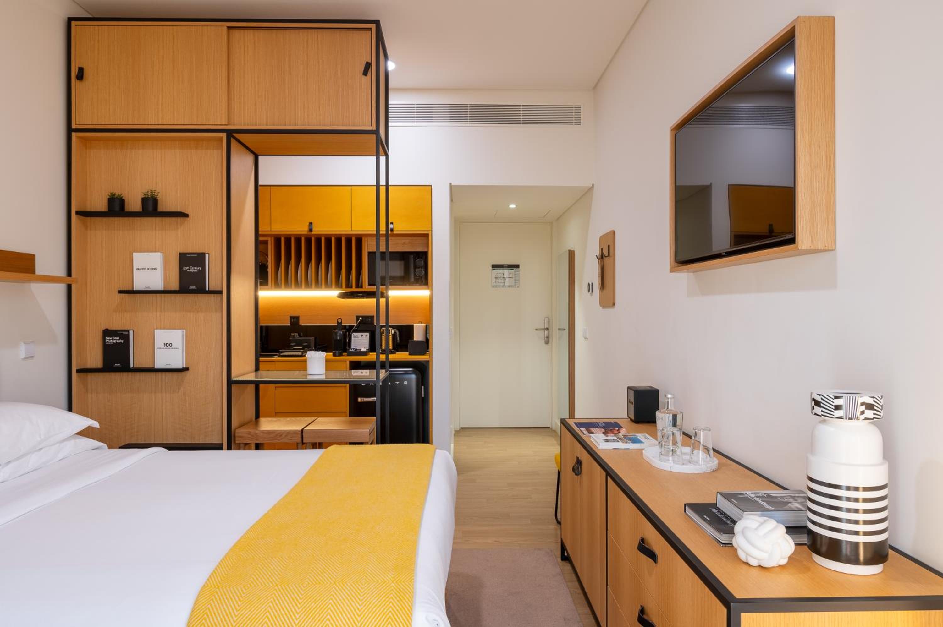 Superior Double Room with Balcony - Photo 8
