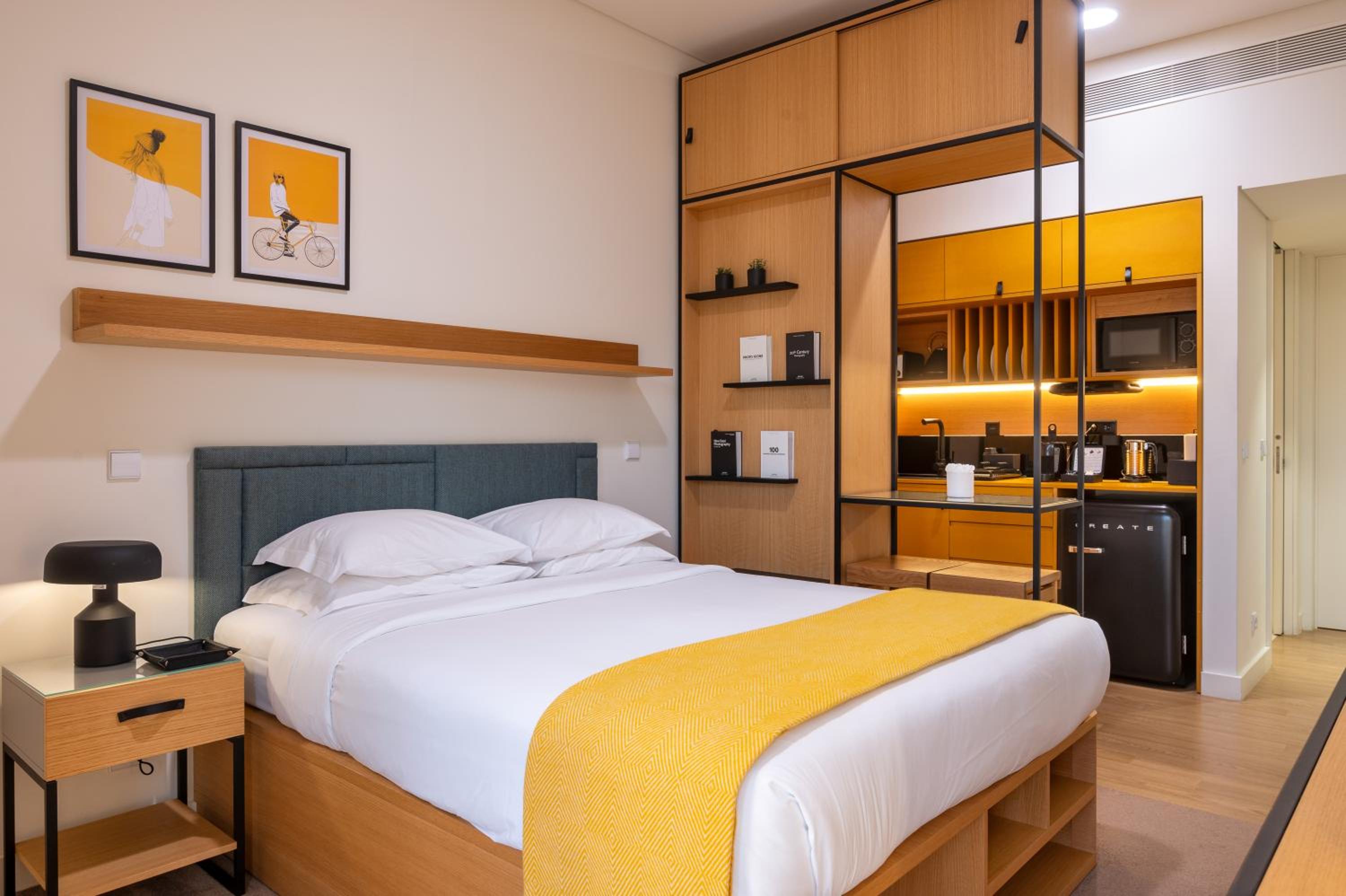Superior Double Room with Balcony - Photo 2